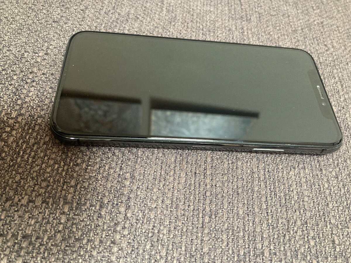 Predám iPhone XS - 2