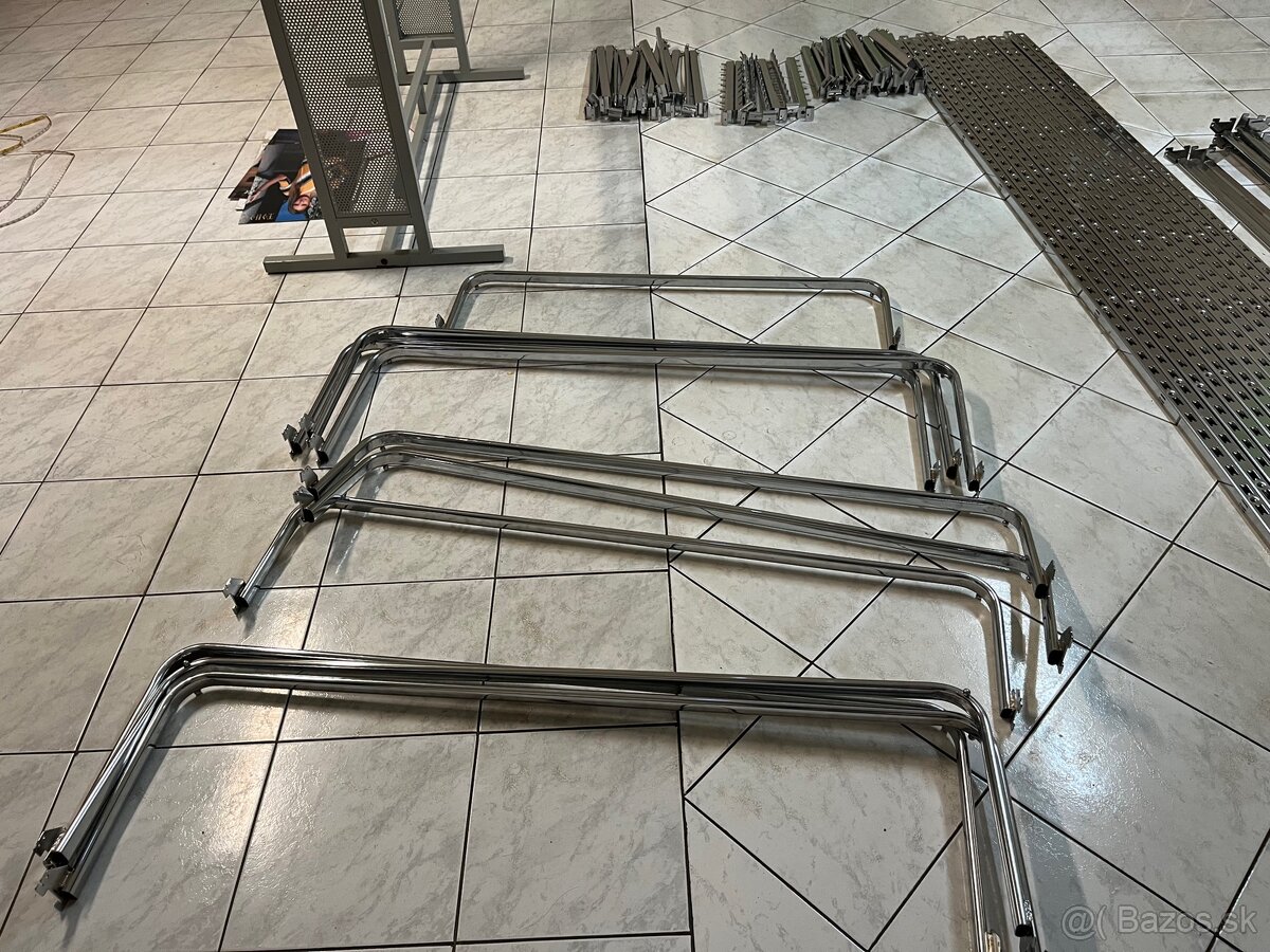 Stojany na oblečenie - 2