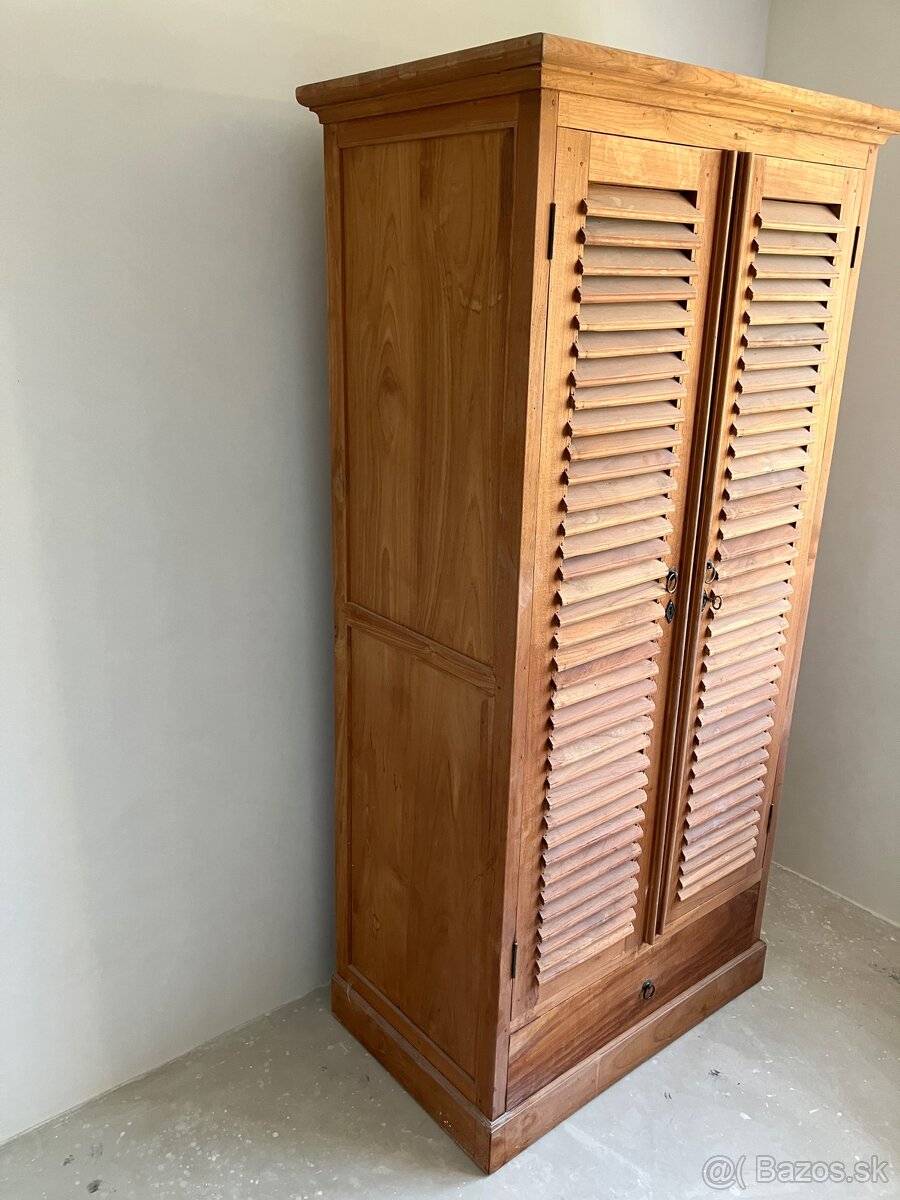 Skriňa z masívu - 2