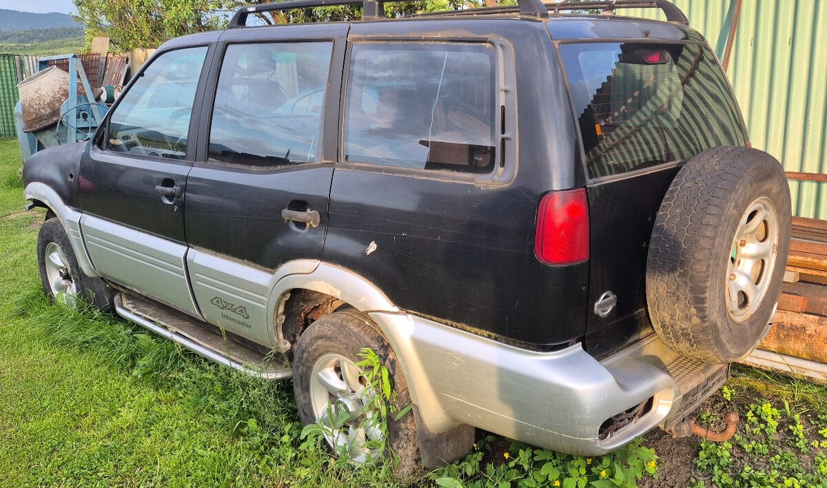 Predam Nissan terrano 2 2.7 . 92kw - 2