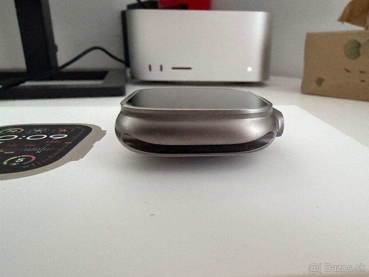 Apple Watch Ultra 2 49mm Titanium - 2