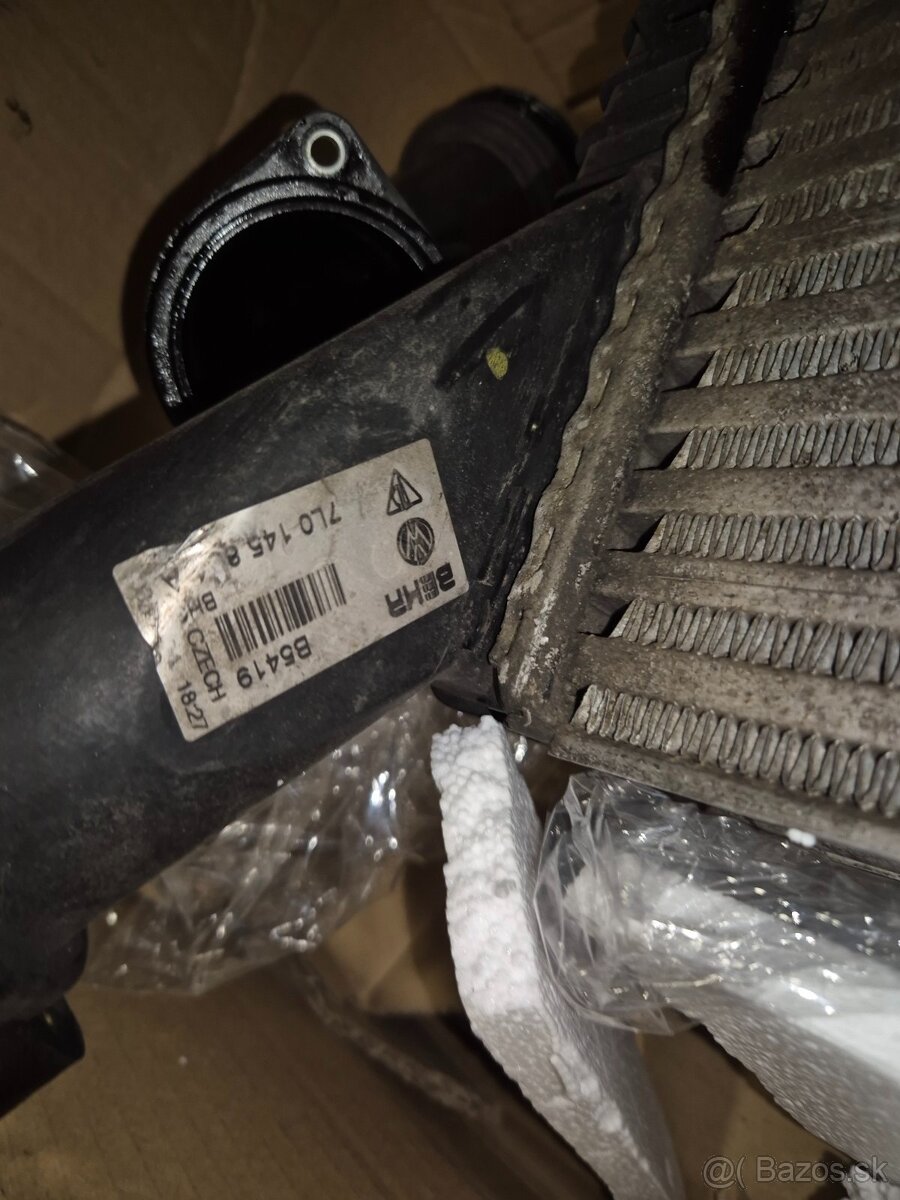 Pravý intercooler VW Touareg 5.0 tdi, Porsche Cayenne 4.5 - 2