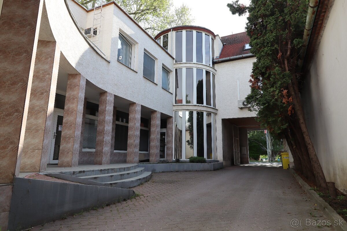 Na predaj polyfunkčná budova v Piešťanoch - 2