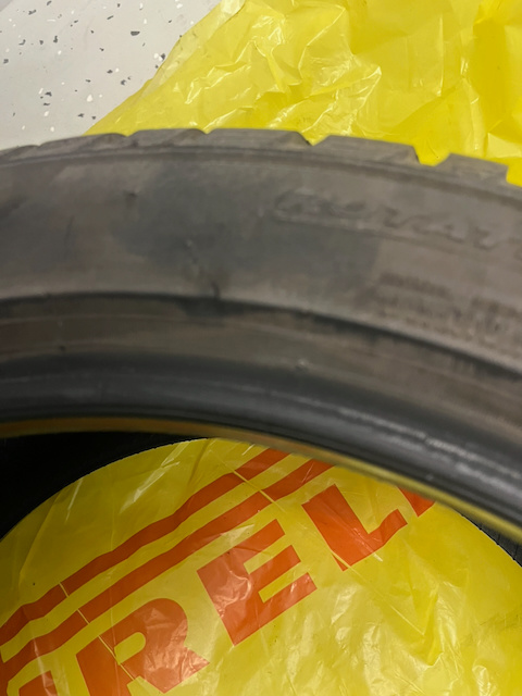 18" zimne Pirelli Sotto Zero 3 (Tesla Model 3, atd) - 2