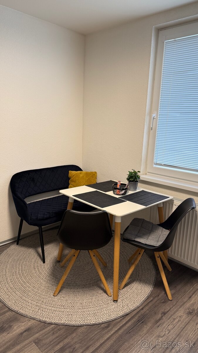 Zamatová lavica Isabella čierna/tmavo modrá - 2