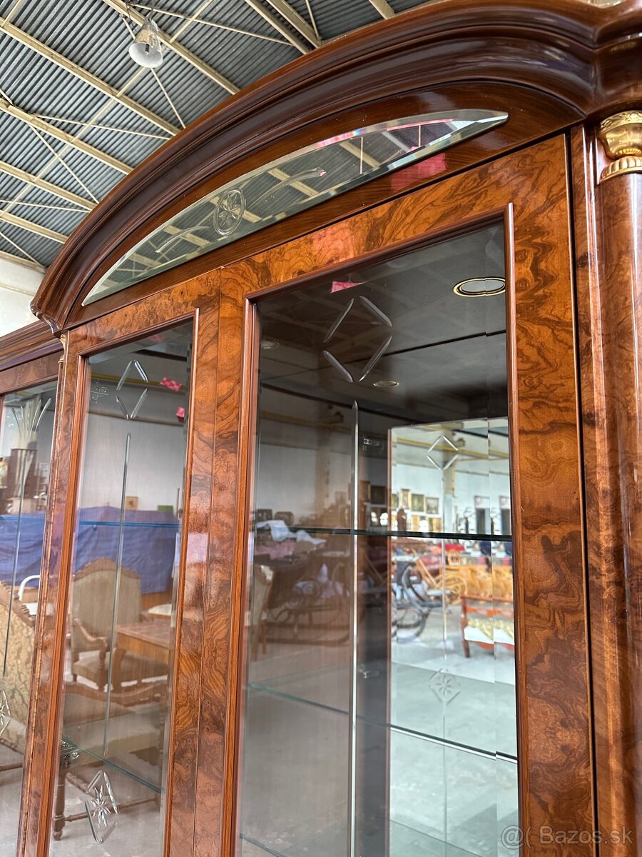 Luxusná talianska vitrína - 2