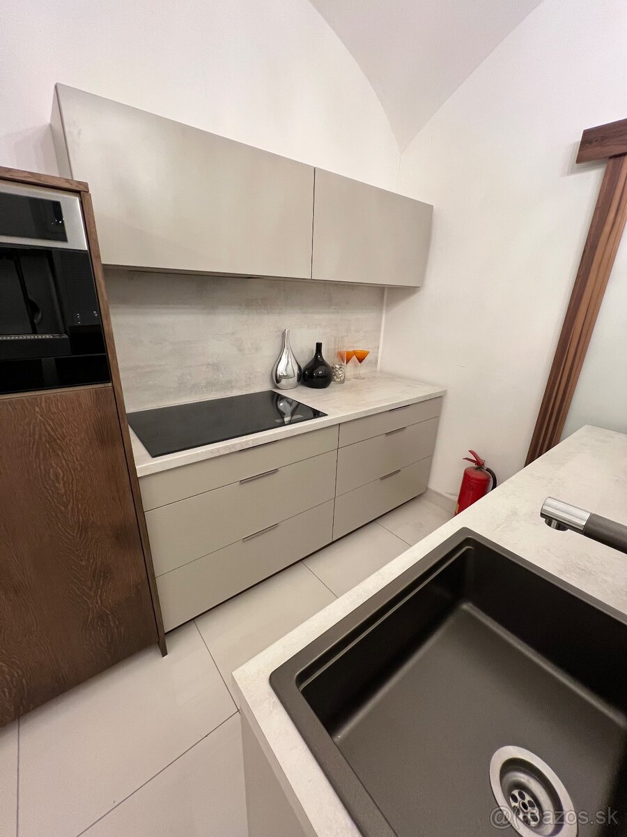 Nova kuchynska linka vystavena v predajni - 2