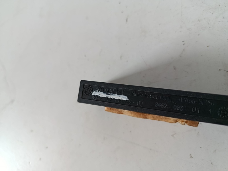 RJ anteny vw 1k0909141 40€ - 2