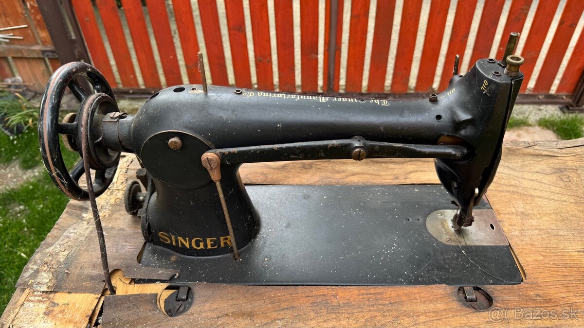Predám starožitný šijací stroj Singer (r. 1936) - 2