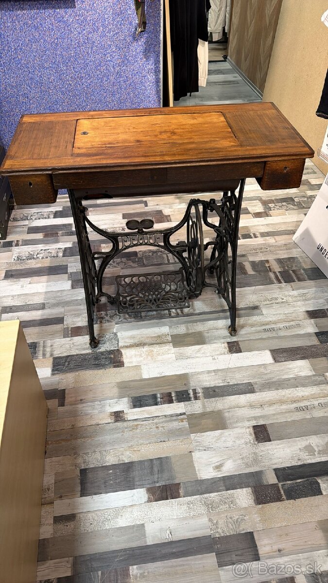 Šijací stroj PFAAF po repase - 2