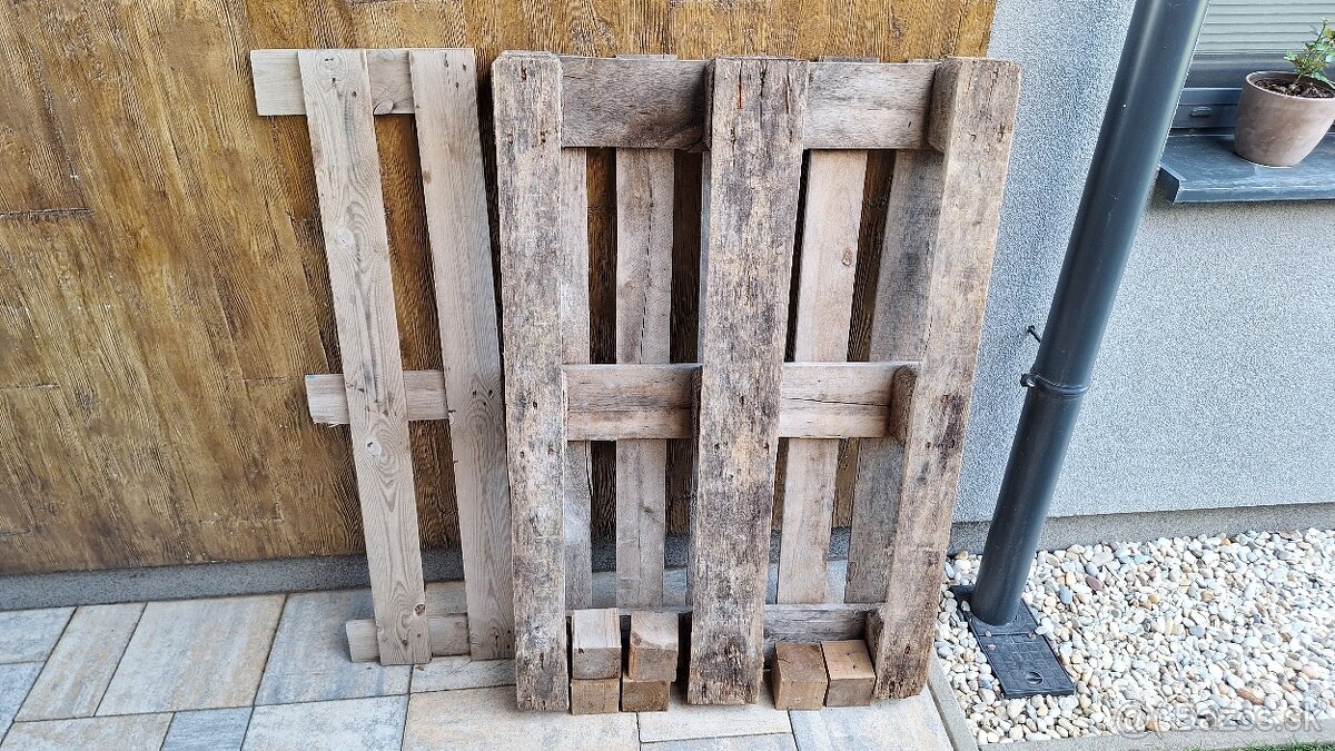 Darujem paletove drevo - 2