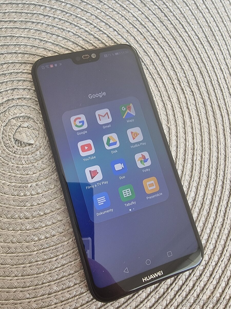 Krásny ako nový Huawei P20 Lite - 2