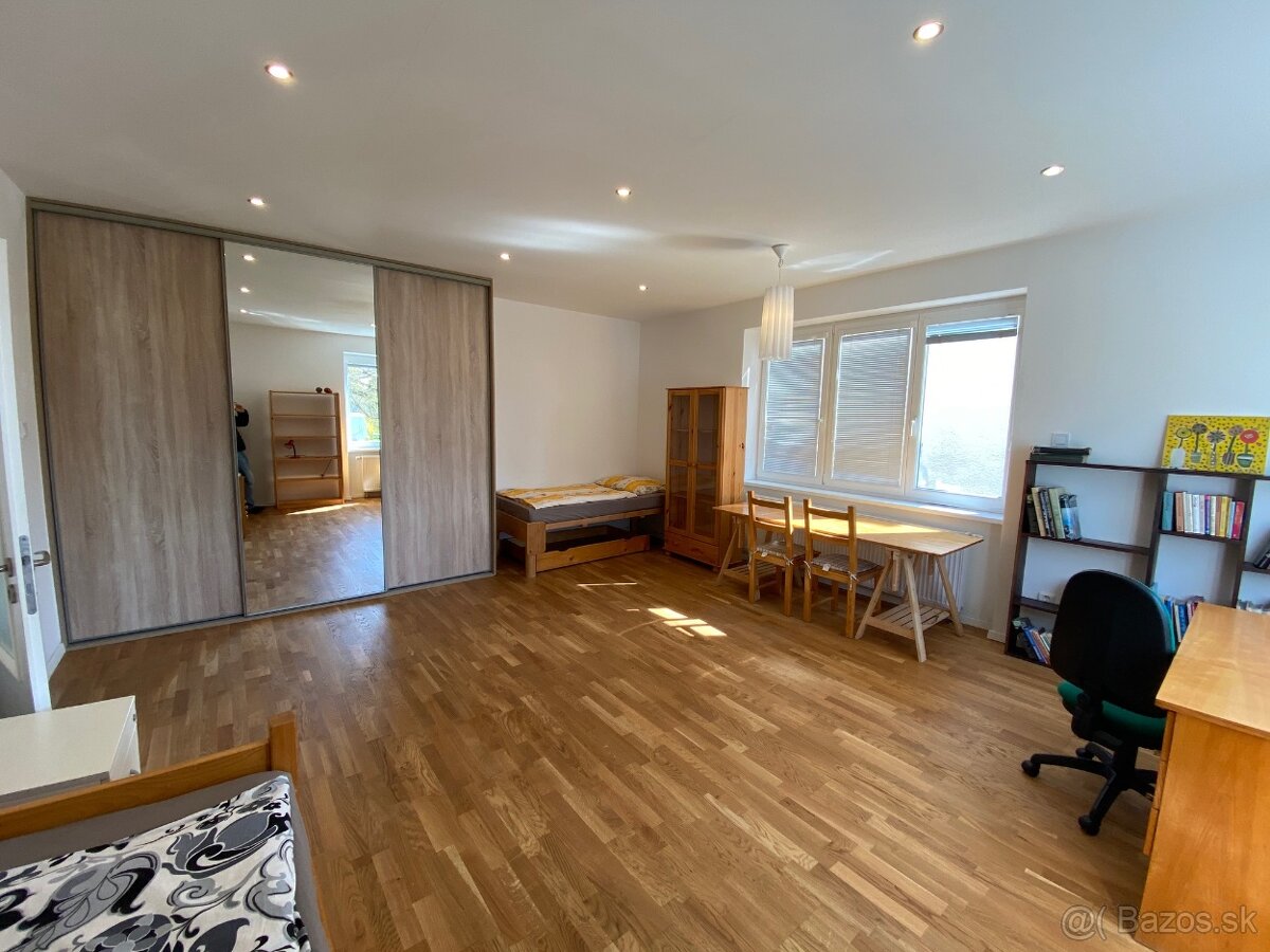 Prenájom zariadeného 4-izb. bytu s wifi - 2