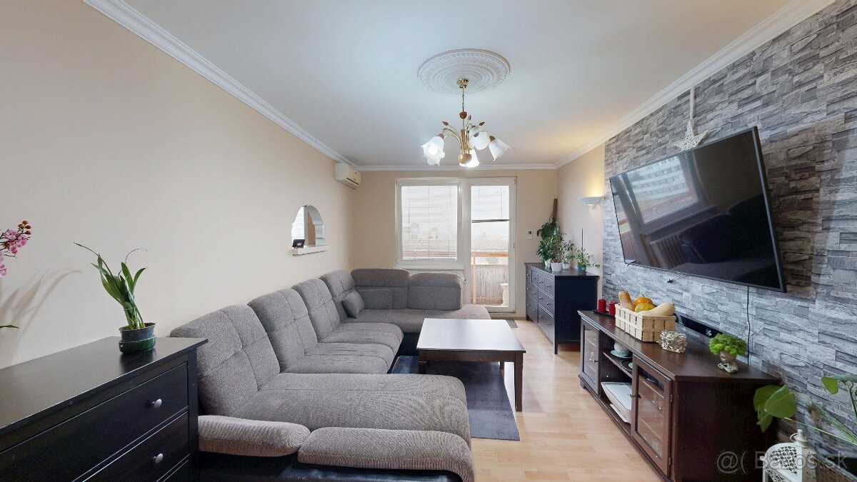 3 izb byt v Galante Revolučna stvrt centrum . - 2