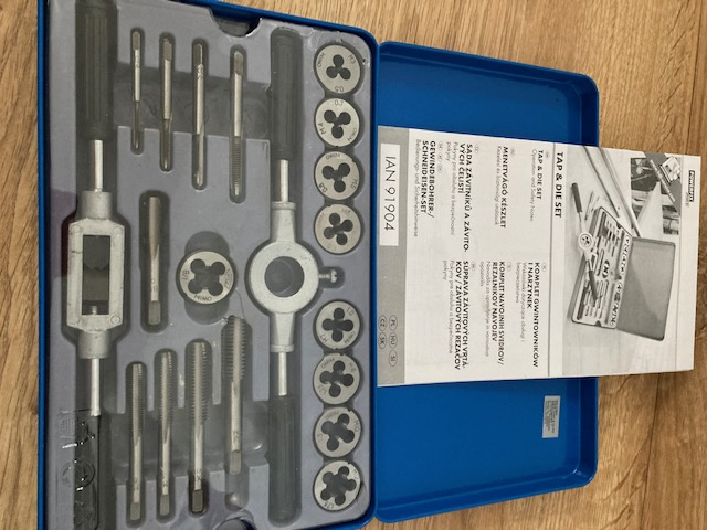 Súprava závitových vrtákov a rezačov - 2