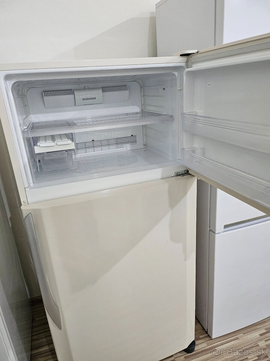 Chladnicka SHARP - 2