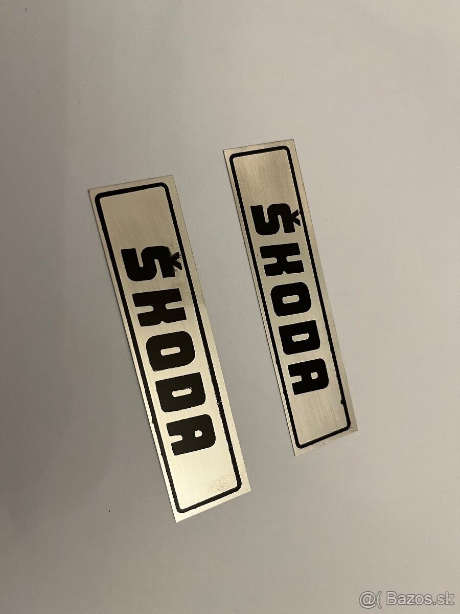 Ozdobné lišty na přední dveře.Škoda. - 2