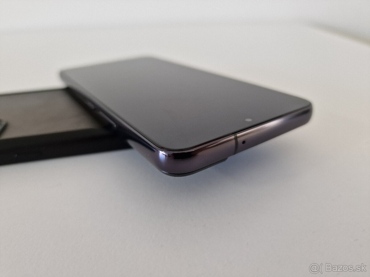 Samsung Galaxy S22 - 2