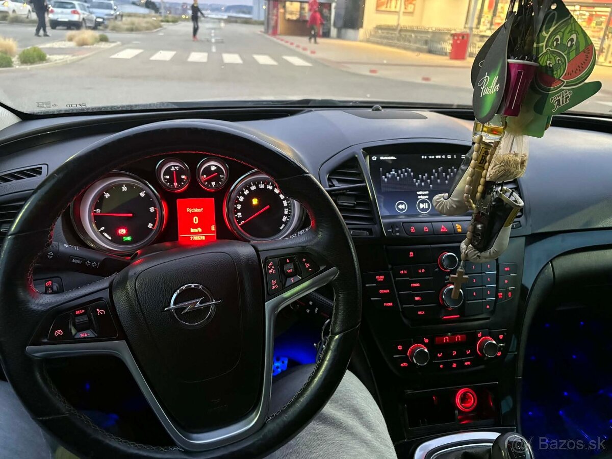 Opel Insignia - 2