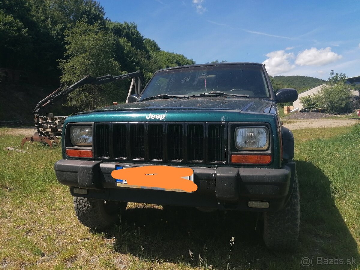 JEEP CHEROKEE 2,5 benzín - 2