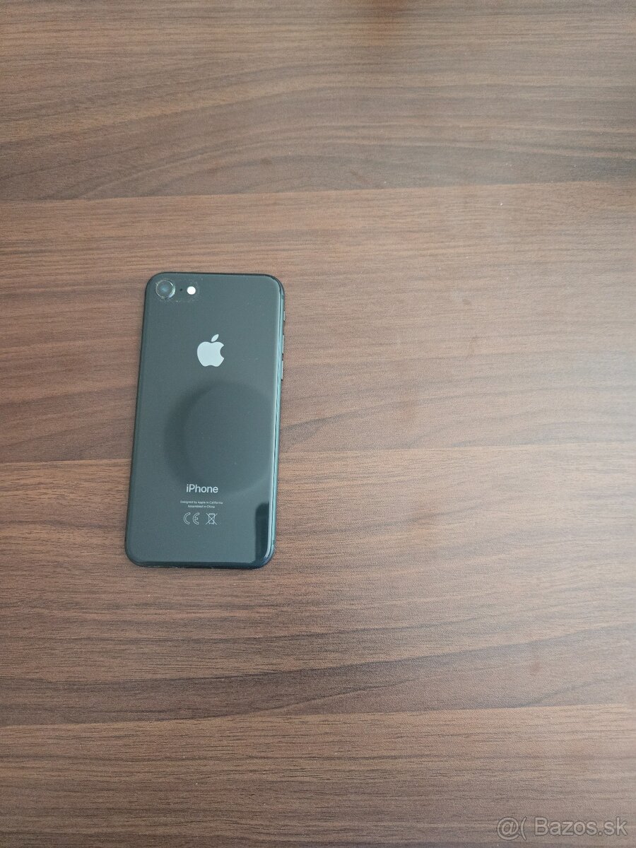 Predám iphone 8 - 2