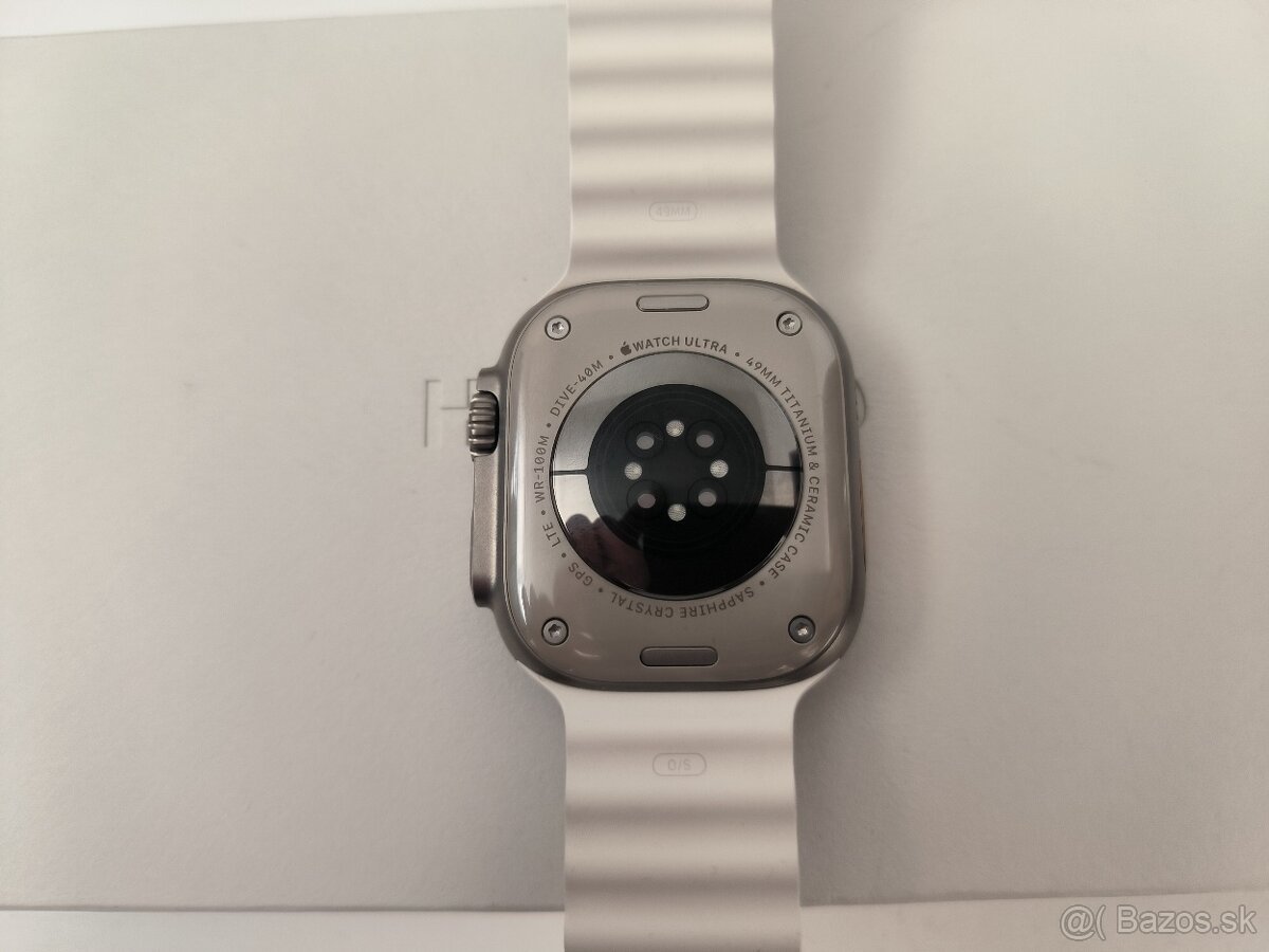 apple watch Ultra 49mm / Batéria 86% - 2