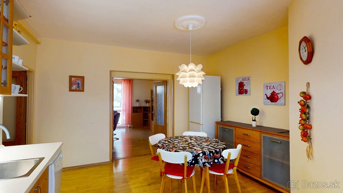 Tehlový 3 izbový byt na Rastislavovej, parkovanie - 2