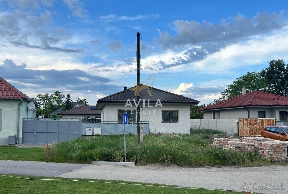 NA PREDAJ: 4izbový rodinný dom bungalov na pozemku 500m2 - V - 2