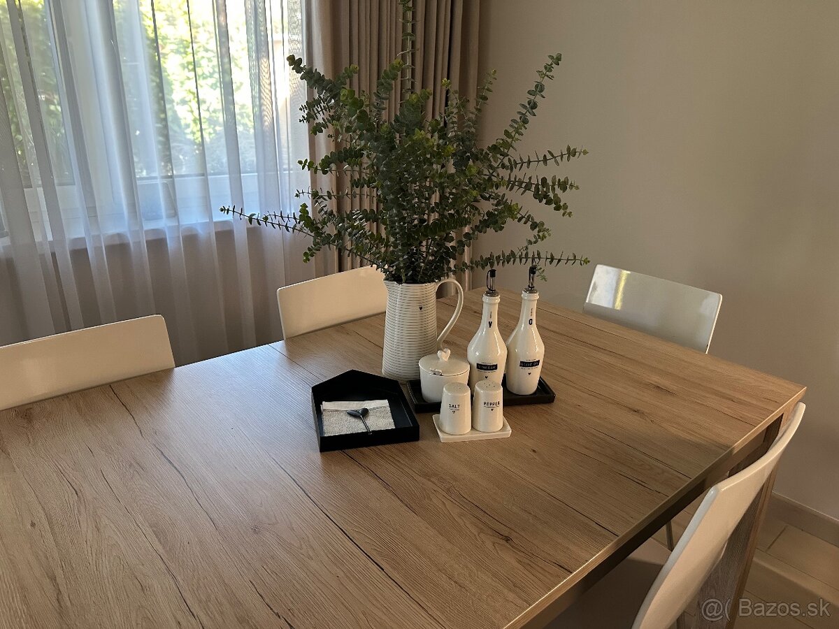 Jedálenský stôl + 4 stoličky zdarma - 2