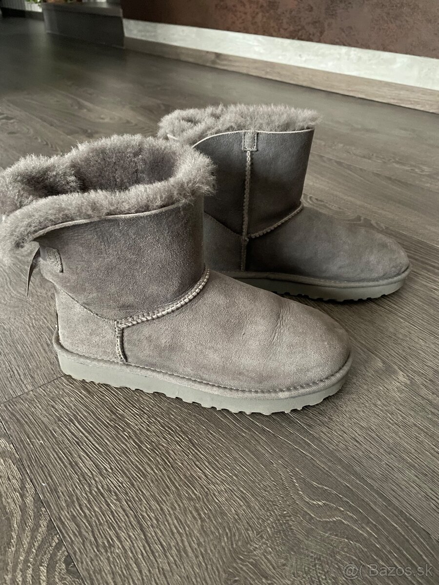 Dámske sivé UGG čižmy s mašľou - 2