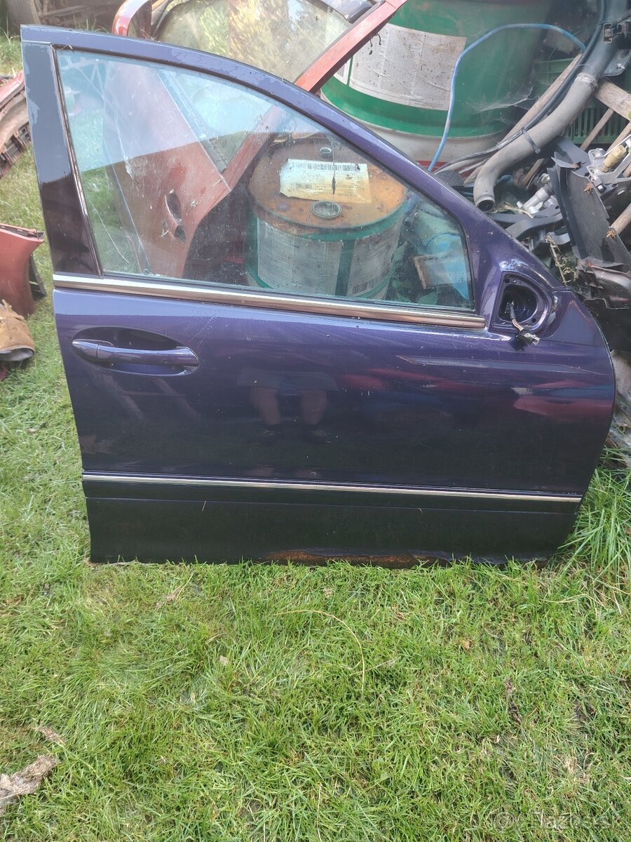 Dvere predné pravé Mercedes c - 2