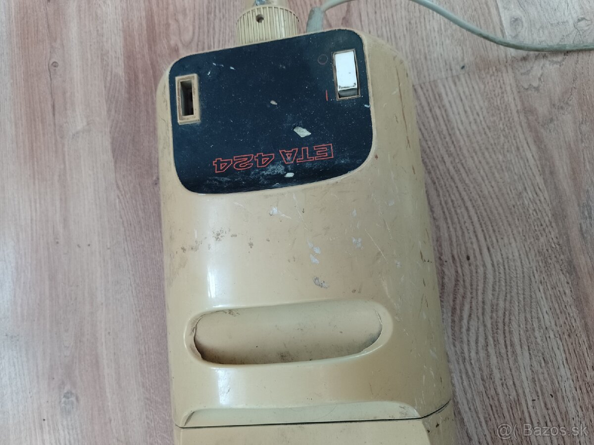 Vysávač ETA - 2