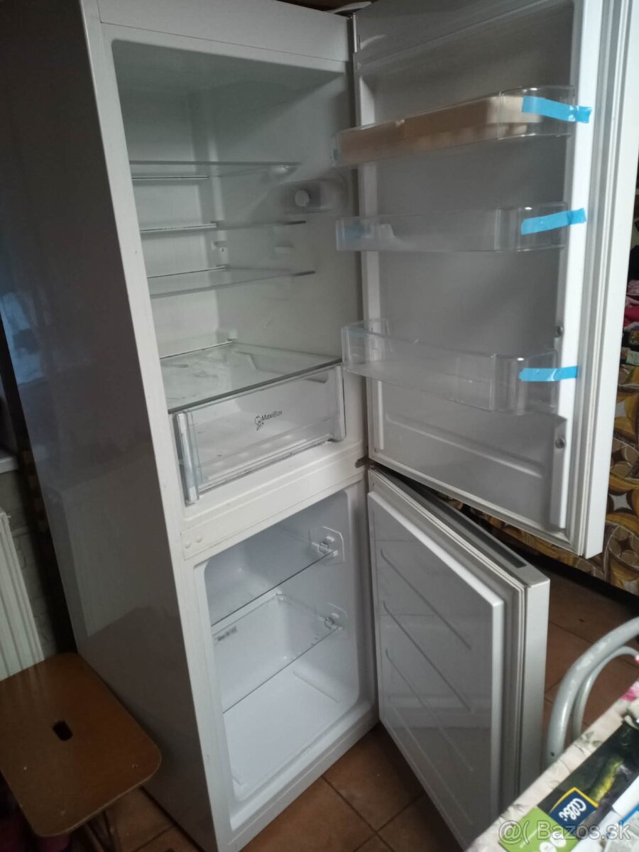 Chladnička s mrazničkou - 2