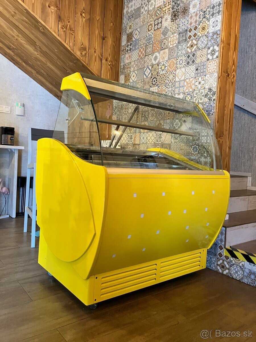 Zmrzlinová vitrína JUKA - 2