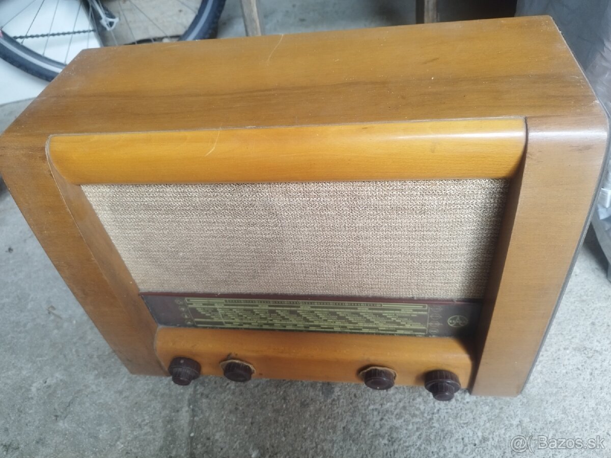 Staré rádio Tesla - 2