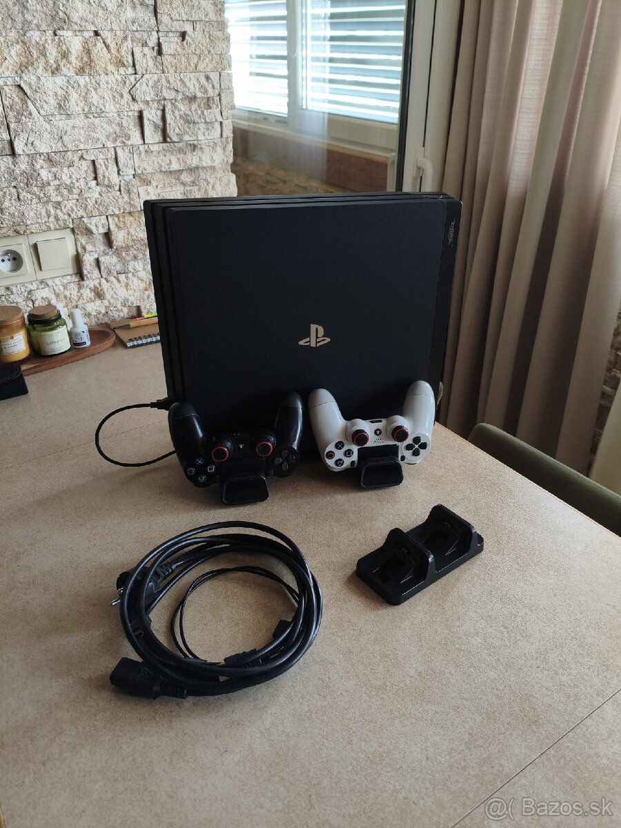 Ps4 pro 1TB - 2