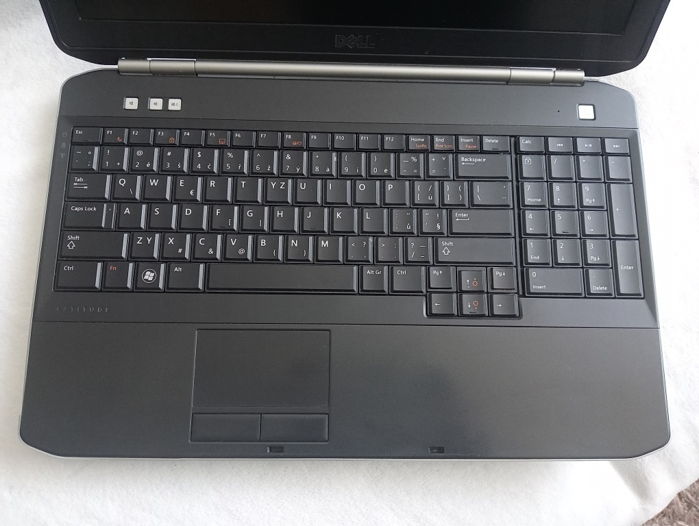 rozpredám funkčný notebook Dell latitude e5520 - 2
