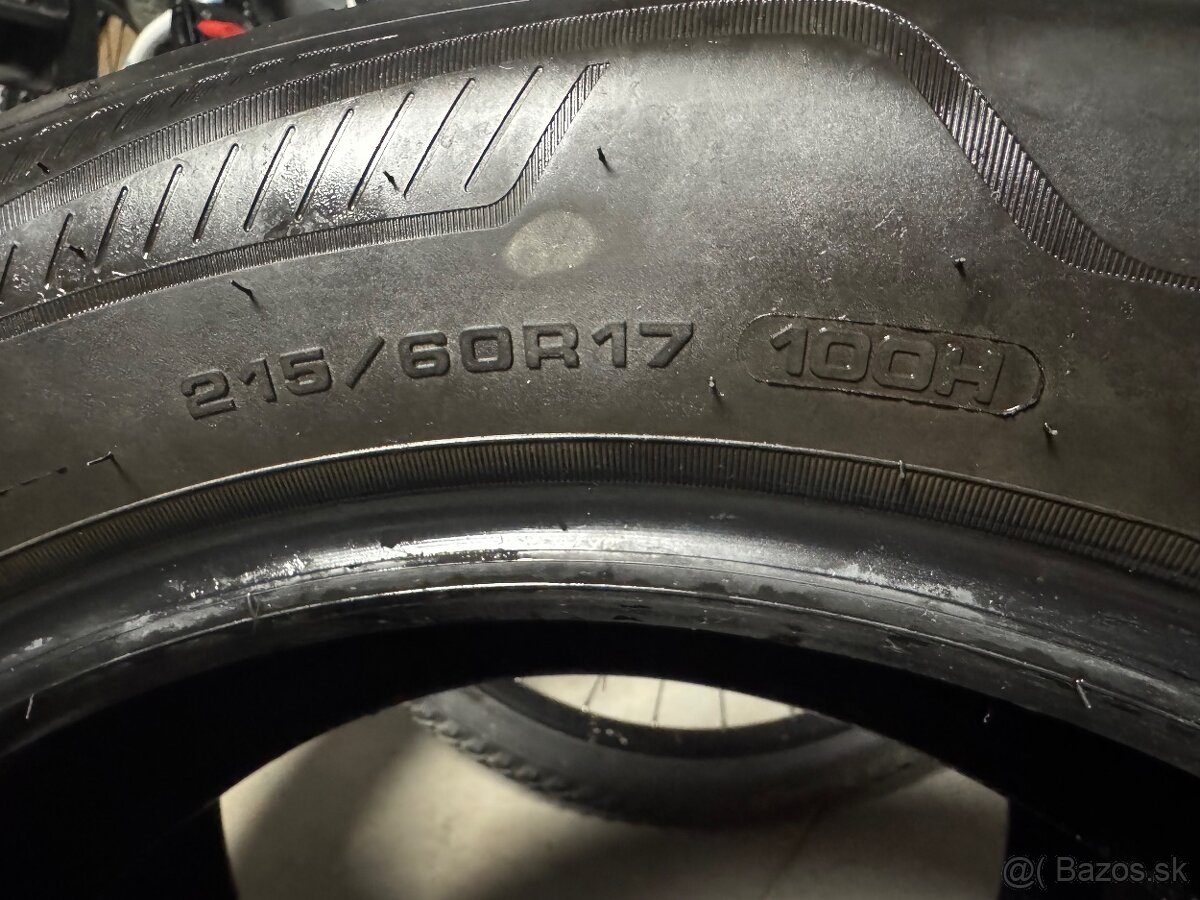 Goodyear Vector 4Seasons Gen-3 215/60 R17 100V - 2