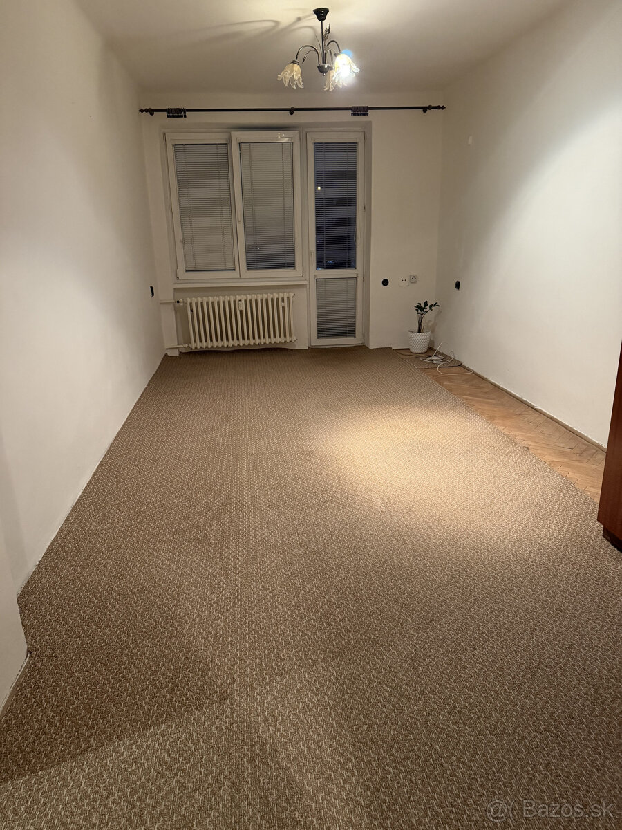 Na prenájom 2-izbový byt v Humennom. - 2