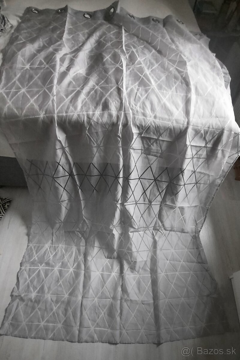 Predám záclonu - 2