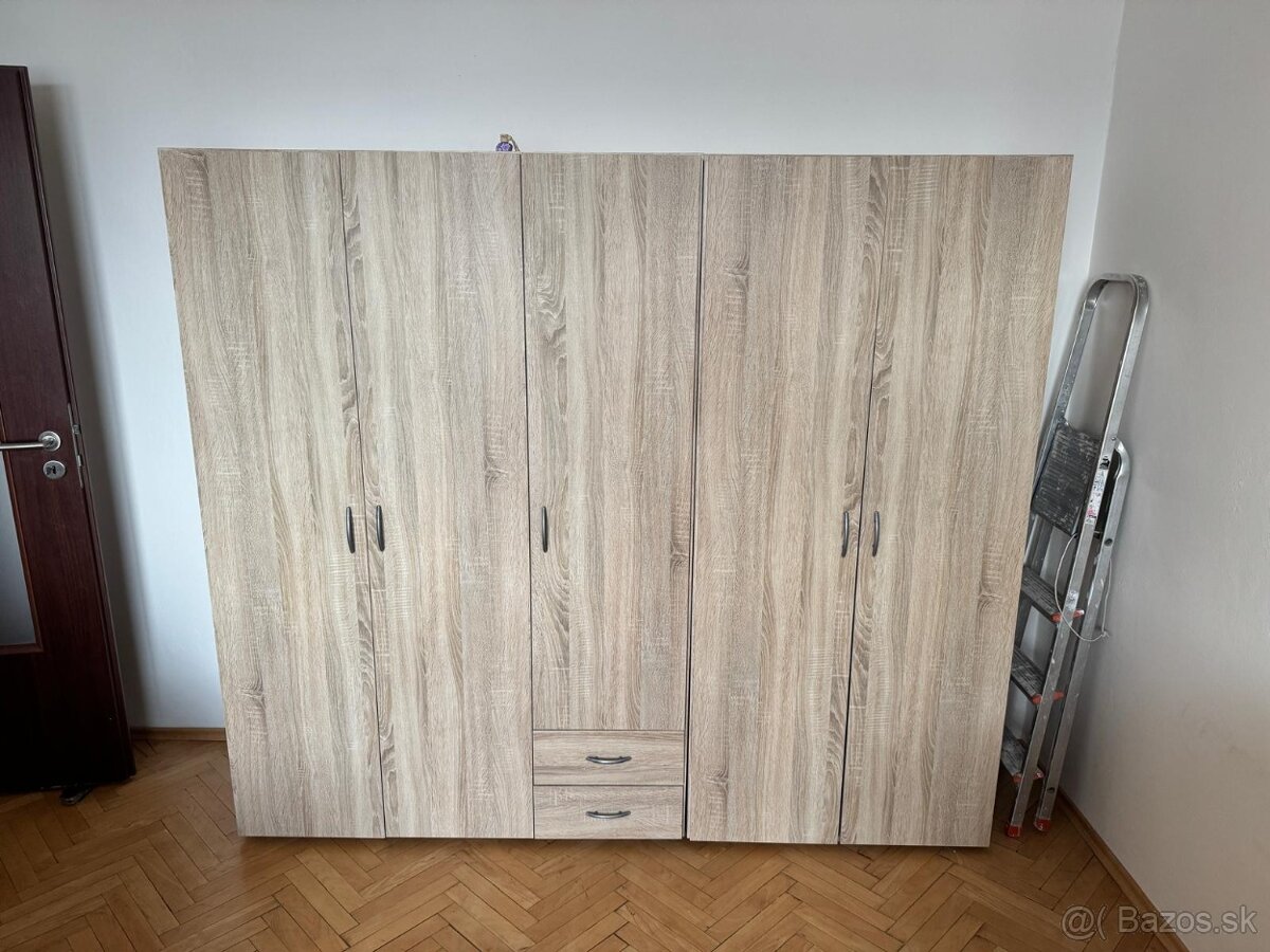 Skriňa na predaj - 2