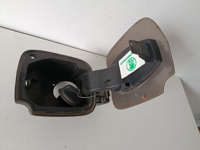 dvierka nadrze renault clio3 combi 30€ - 2