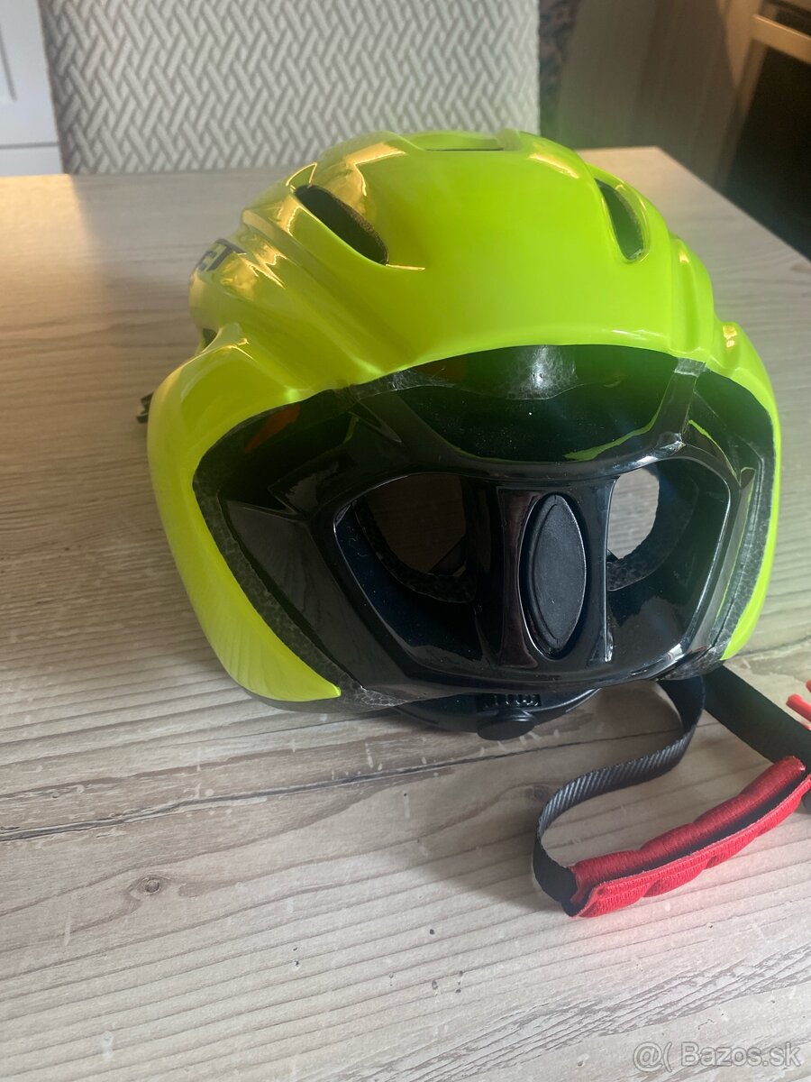 Met cyklisticka prilba - 2