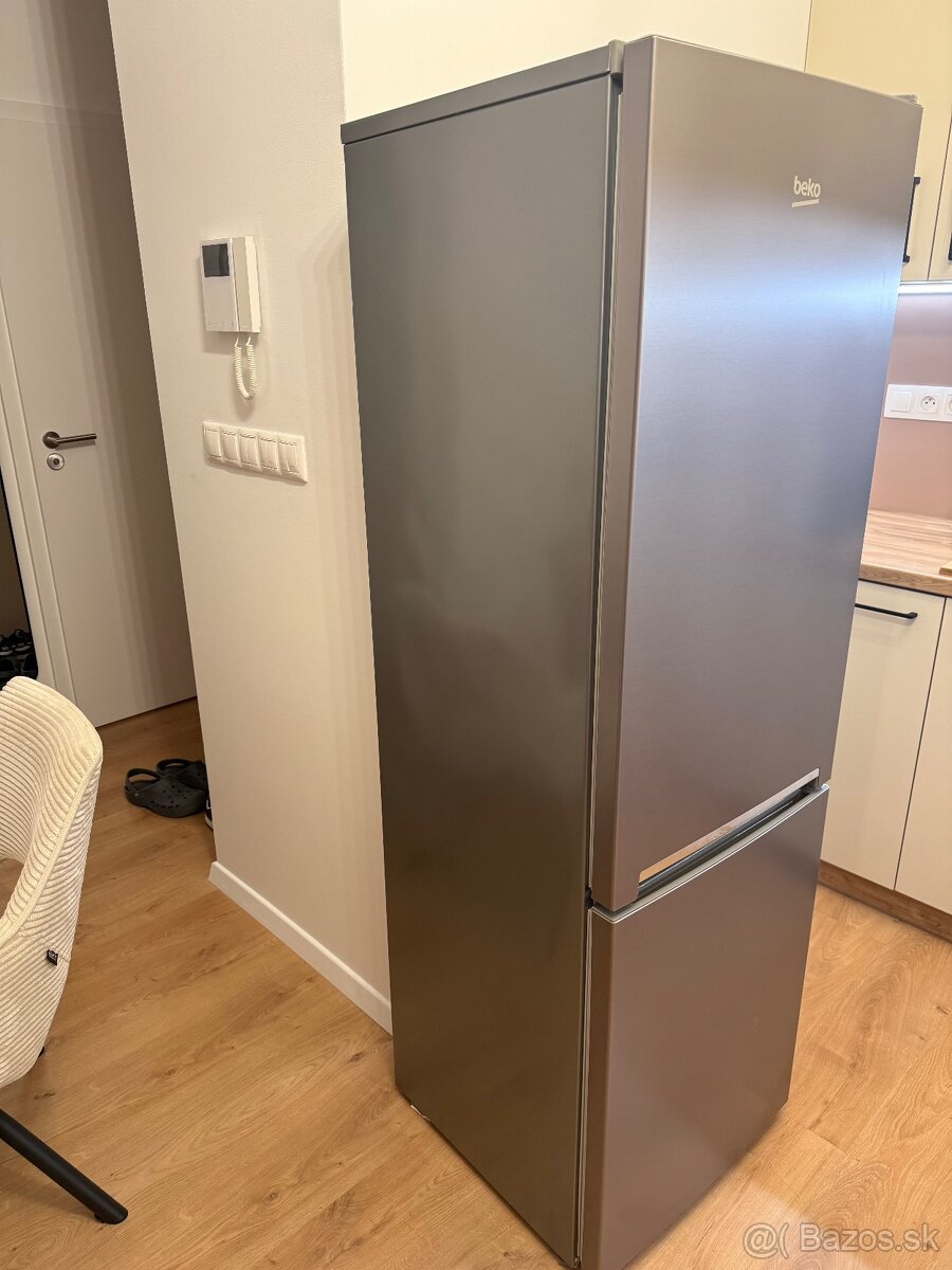 Chladnička s mrazničkou Beko - 2