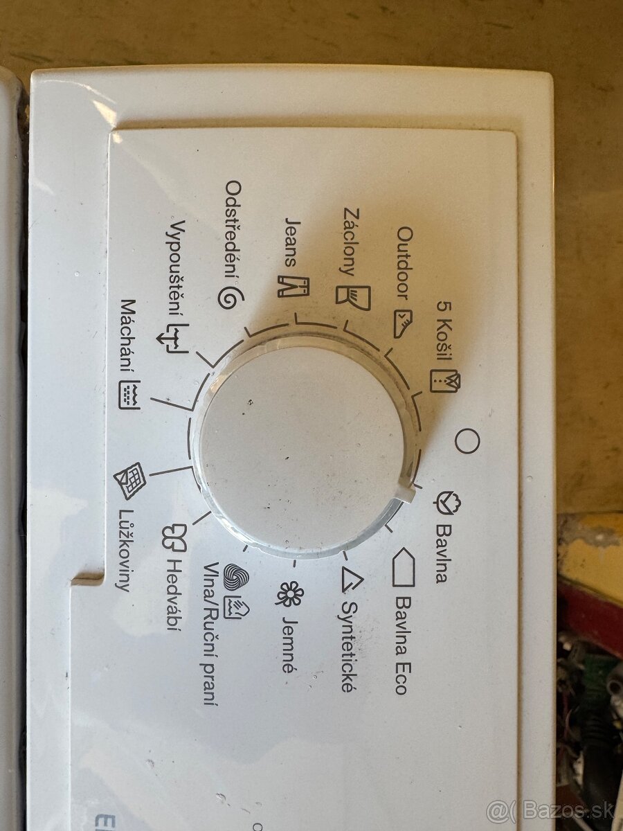 ZVRCHU PLNENÁ PRÁČKA ELECTROLUX - 2