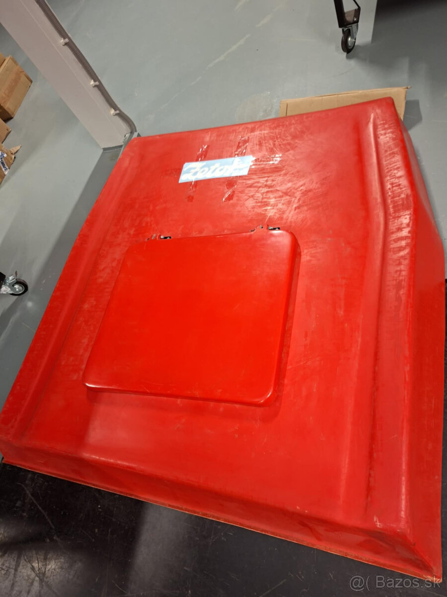 ponúkam strechu na traktor zetor - 2