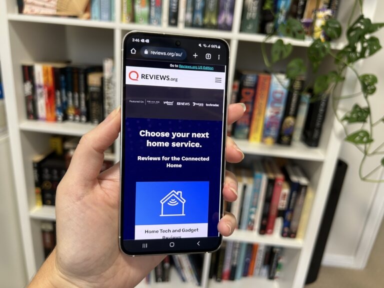 Samsung Galaxy S23 256 GB - Béžová - Výborný stav - 2