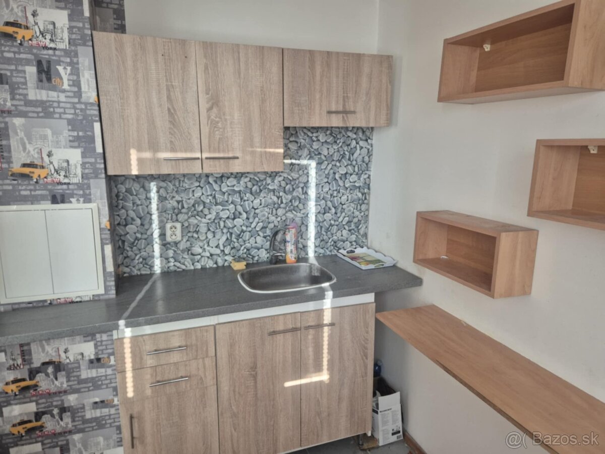 Predám 1 iz. byt, ul. Hviezdoslavova, Komárno (majiteľ) - 2