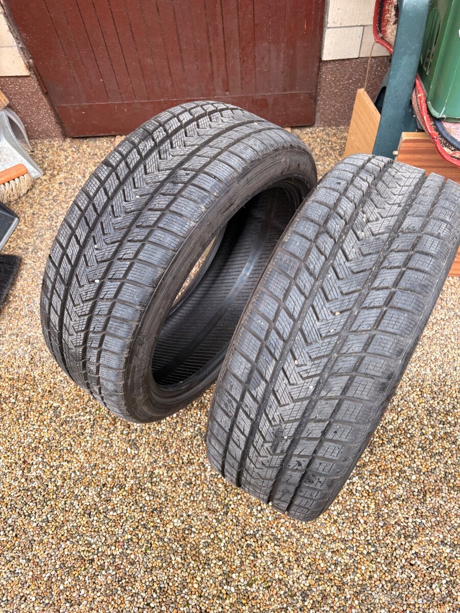 215/45 R18 - 2