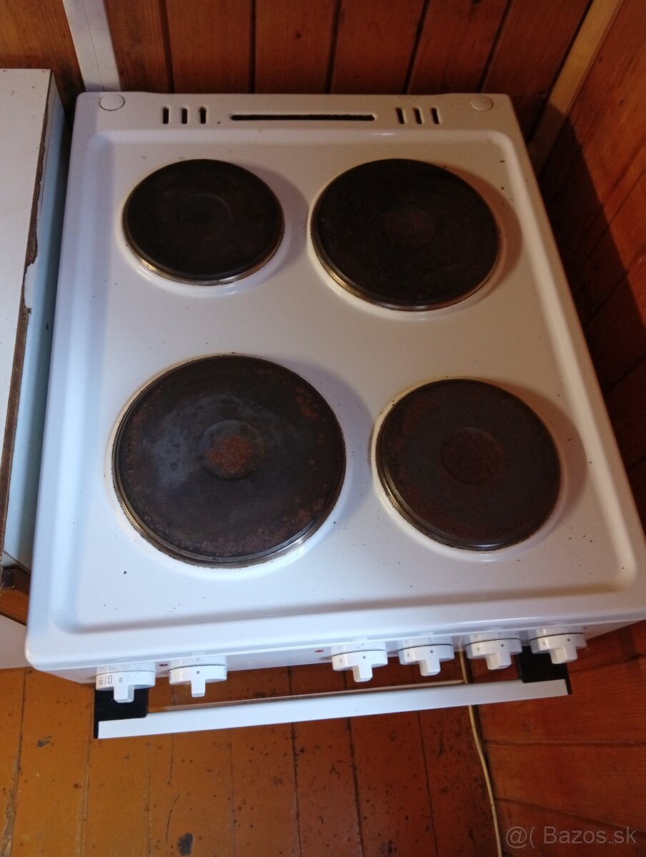 Elektrický sporák Mora biely - 2